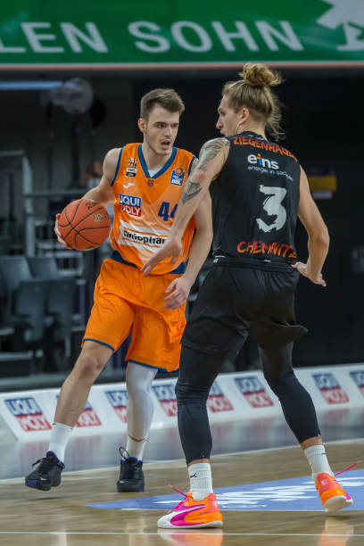 指向了B费 指向了B费