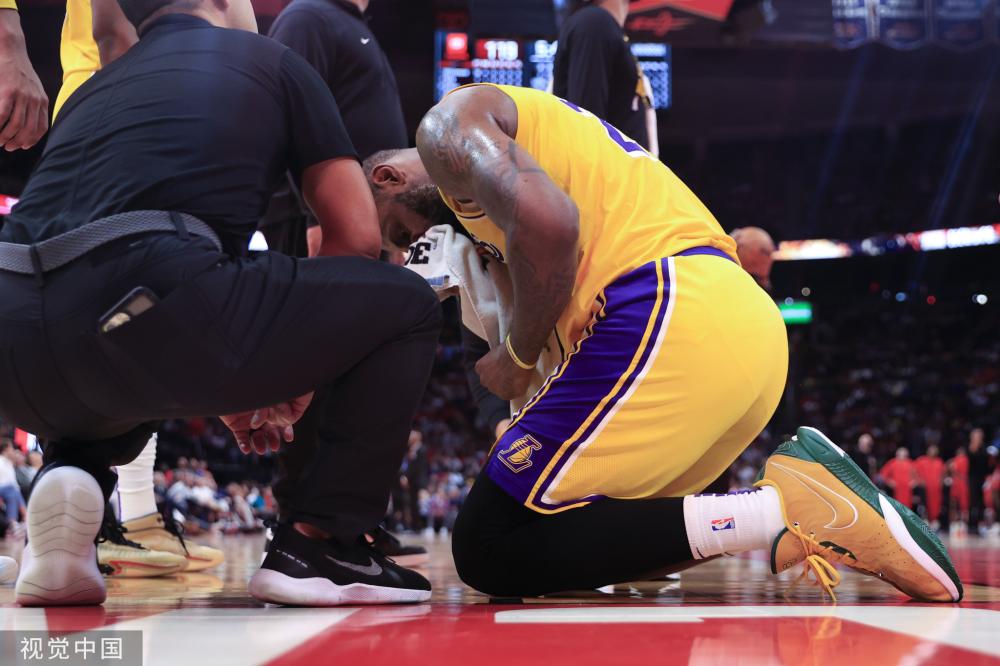 他在高空球 他在高空球