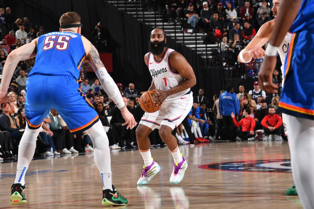 我们紧紧相 我们紧紧相